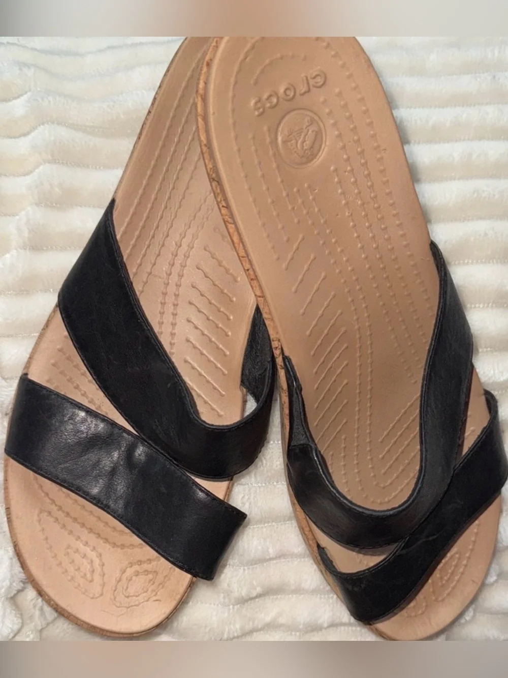 Crocs A-Leigh Leather Mini Wedge Sandals Women’s 8 Black Cork Slingback